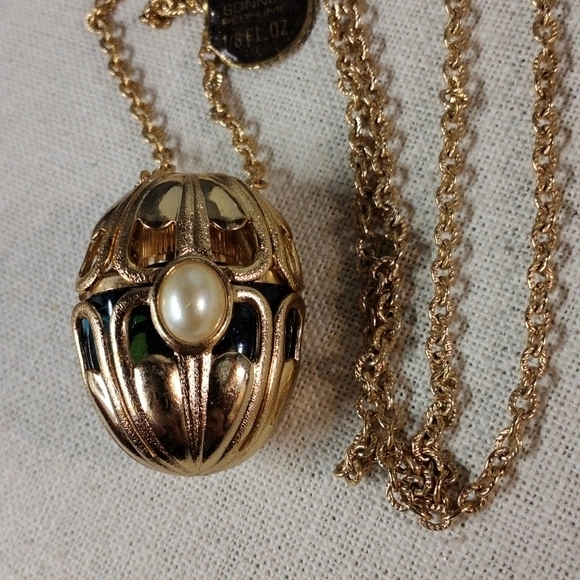 Vintage Perfume Necklace - Picture 7 of 9